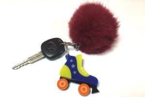 Roller Derby keyring gift can be personalised with an engraved message.