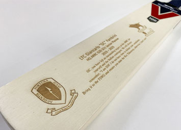 Engraved cricket bat. Bespoke gift.
